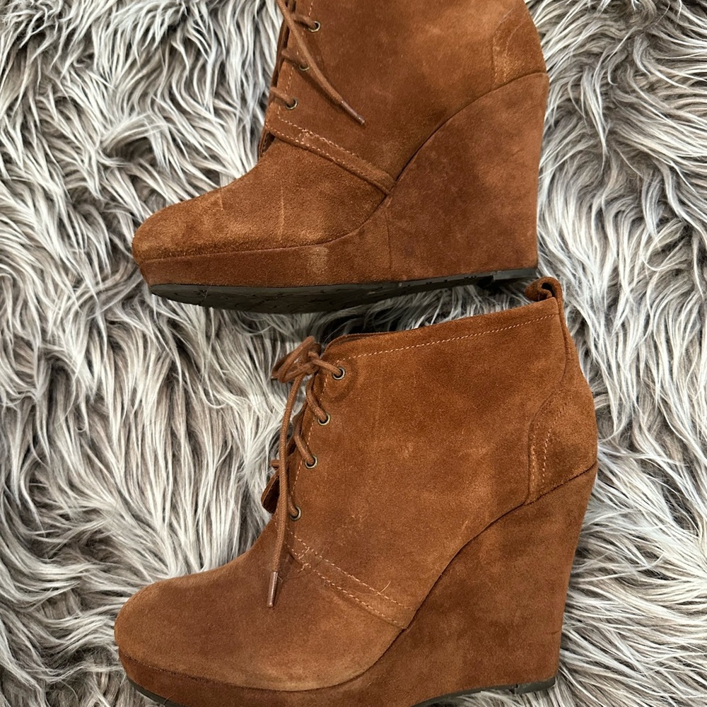 Jessica Simpson Tan Suede Wedge Boots